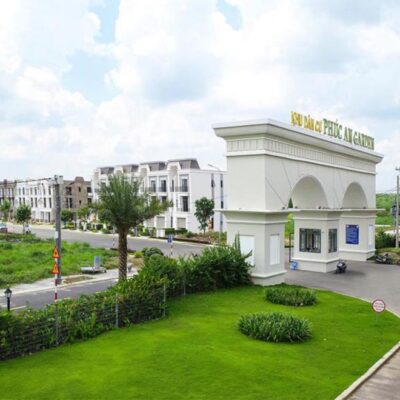 Cổng ra vào dự án